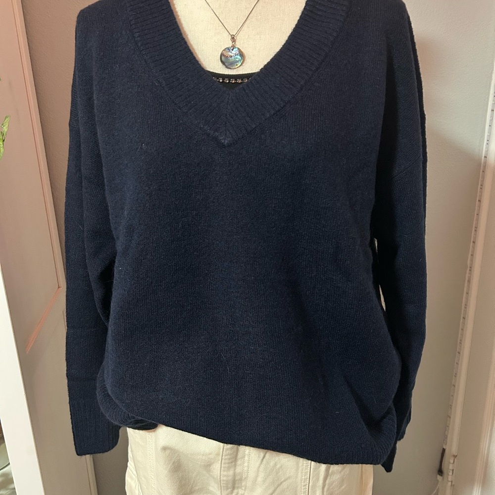 GAP Navy V-Neck Women's Sweater